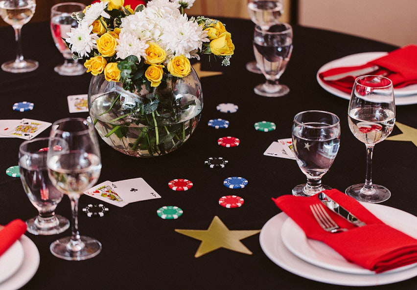 Table setting with themed decorations